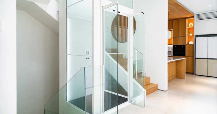 glazen lift in huis