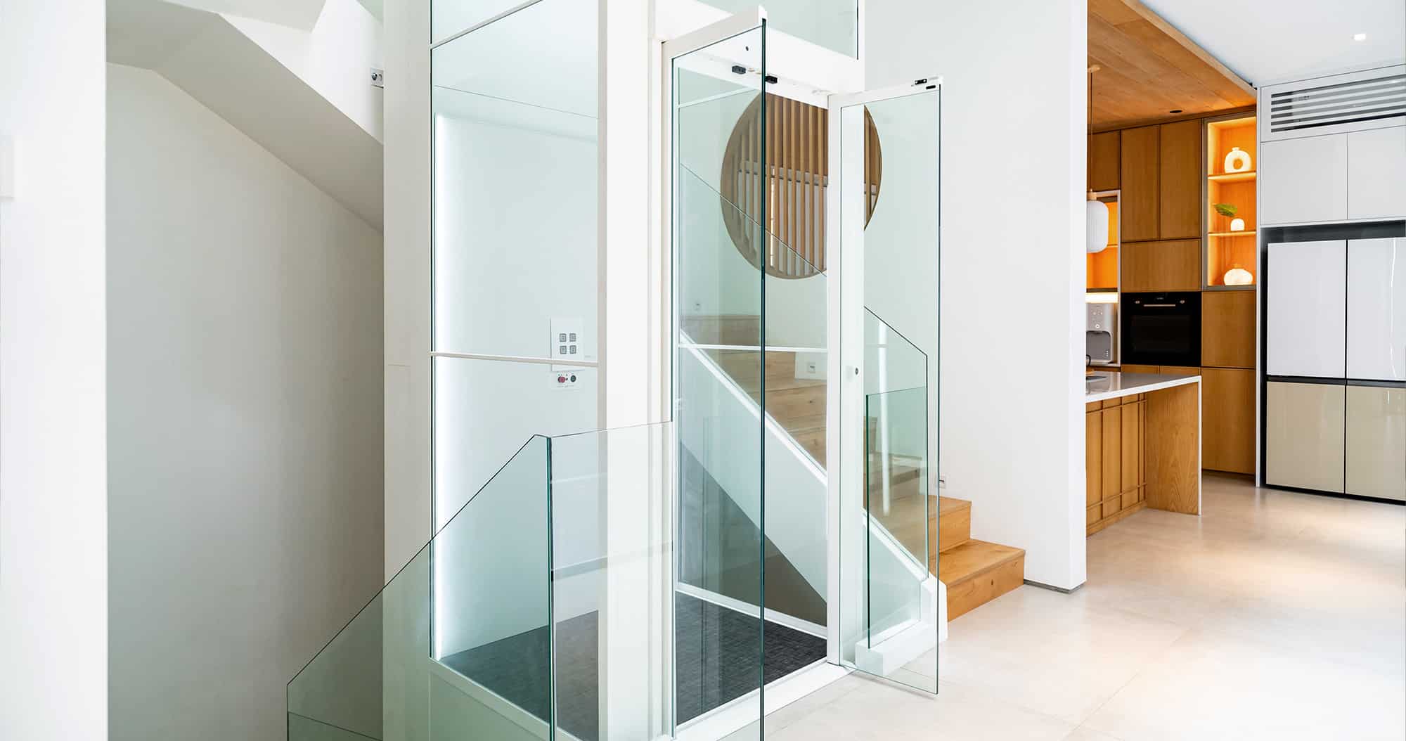 glazen lift in huis