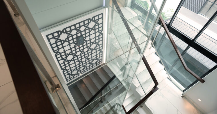 Internal elevator