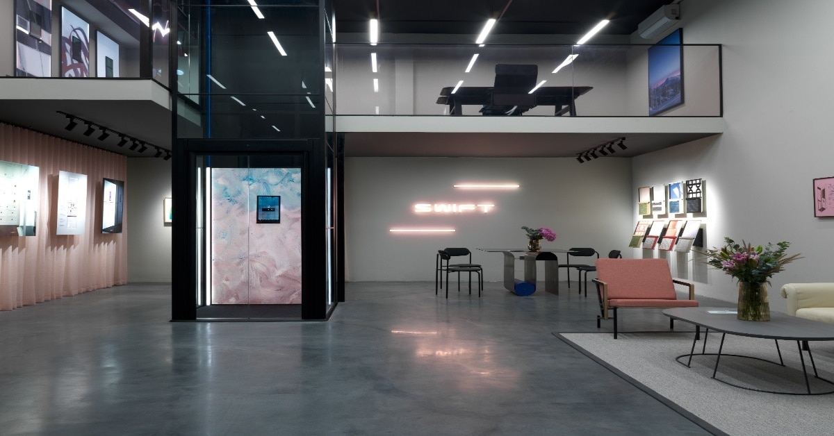 Compacte huislift 2 verdiepingen geïnstalleerd in Belgische gezinswoning