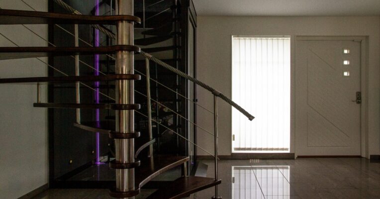 Standing Stairlifts UK guide showing perch stairlift design, costs, suitability, safety features and alternatives for elderly users in 2026