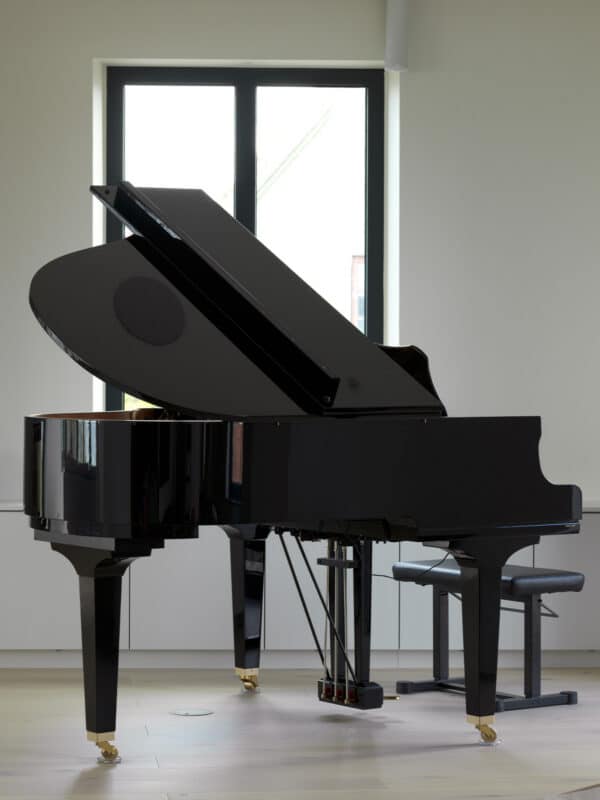 Moments for playing on the grand piano in the SWIFT Homes-project Villa Horisont